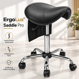 Bliss Cosmetics ErgoSaddle εργονομικό τροχήλατο σκαμπό αισθητικής τύπου σέλας με ρυθμιζόμενο ύψος, ασημί βάση 5 τροχών και μαύρο ανατομικό κάθισμα.